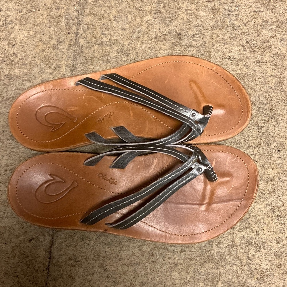 Olukai leather Kapehe Luana Bubbly/Sahara Toe-Post Sandal Women's 6.5-7